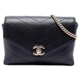 Borsa cintura Chanel Coco in pelle di vitello matelassé chevron nera