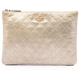 Clutch Chanel Gold Medium Quilted Metallic Calfskin Leaves CC O Case