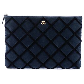 Clutch Chanel Blue Large Quilted Velvet O Case