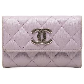 Portacarte con patta Chanel Purple CC Quilted Caviar