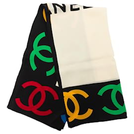 Pañuelo de seda Chanel estampado logo CC marrón 90