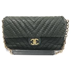 Chanel Borsa a tracolla CC Flap in pelle iridescente chevron verde scuro con surpiqûre