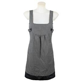 Autre Marque Vestido corto a cuadros gris con detalles negros