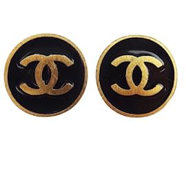 Chanel CC Round Clip-On Metal
