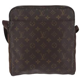 Louis Vuitton Trotteur Beaubourg Monogram Canvas