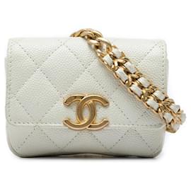 Borsa cintura a catena Chanel Melody in pelle caviar matelassé bianca