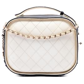 Borsa Vanity Satchel Chanel Small CC Quilted in vitello stropicciato bianco