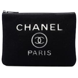 Clutch Chanel Deauville O Case Medium in feltro di lana nero
