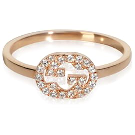 Anello Gucci Interlocking G in oro rosa e diamanti
