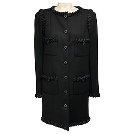 Abrigo Chanel 2008 de lana y cachemira negro con ribete de cinta de seda y botones con logotipo CC y detalles de cadena