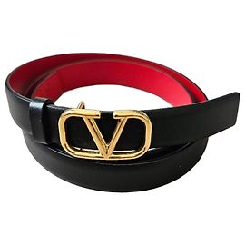 Valentino Garavani Cinto de couro preto e vermelho com fivela VLogo