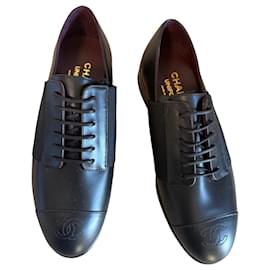 Zapatos Oxford Chanel de cuero negro