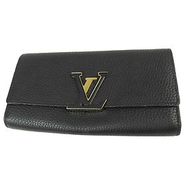 Cartera larga Capucines Louis Vuitton en piel Taurillon negra