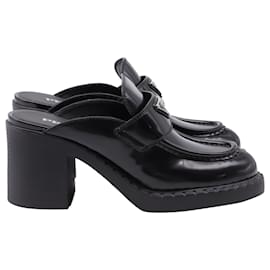 Mocasines de tacón con logotipo Prada en piel negra