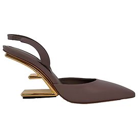 Sapatos Slingback Fendi First em couro de bezerro bege