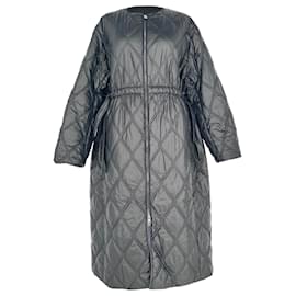 Impermeable con cremallera y acolchado de diamantes Ganni en poliamida negra