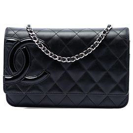 Borsa crossbody Chanel Cambon Ligne Wallet On Chain in pelle d'agnello matelassé nera