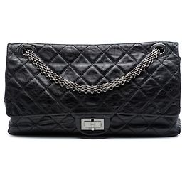 Sac à épaule Chanel Reissue 2.55 Double Flap 227 en cuir de veau matelassé noir