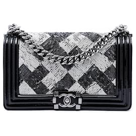Bolsa de Ombro Chanel Boy Flap Old Medium em Lantejoulas e Verniz Preta