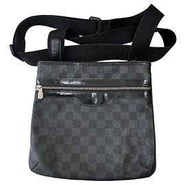 Louis Vuitton District Messenger Damier Infini Leather MM