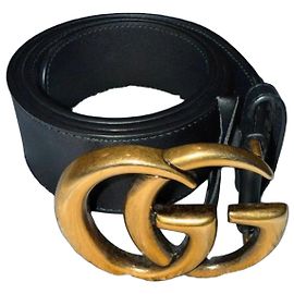 Gucci GG Marmont Gürtel aus schwarzem Leder