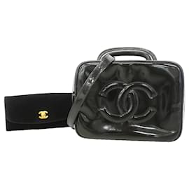 Borsa Vanity Chanel in pelle verniciata nera