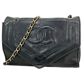 Borsa a tracolla Chanel in pelle d'agnello nera