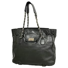 Borsa Tote Chanel in pelle di agnello nera
