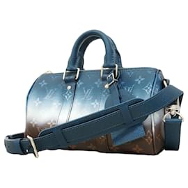 Louis Vuitton Keepall Bandoulière 25 Monogram Pigment Handbag