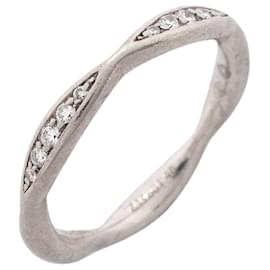 Chanel Camellia Bandring