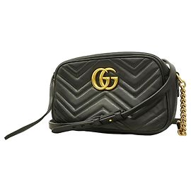Gucci GG Marmont Schultertasche aus schwarzem Leder