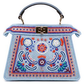 Borsa Satchel Fendi Peekaboo ISeeU in denim blu ricamato, misura Petite