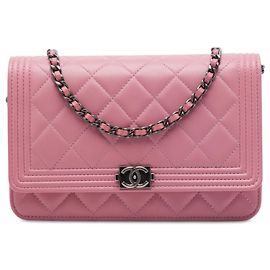 Chanel Portafoglio Boy Wallet On Chain in pelle di agnello matelassé rosa