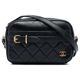 Borsa Camera Chanel Small in pelle di agnello matelassé nera con fibbia