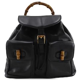 Gucci Rucksack aus schwarzem Kalbsleder mit Kordzug und Bambus