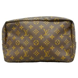 Bolso Louis Vuitton Monogram Toilette 28