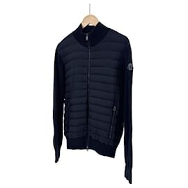 Cardigan imbottito da uomo in maglia di cotone lavorata a tricot nero e blu navy - Moncler