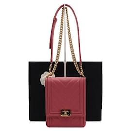 Chanel Borsa a tracolla rettangolare Boy North South in pelle rosa con catena e chevron