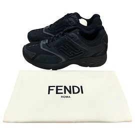 Fendi Sapatilhas baixas em couro nubuck para homem