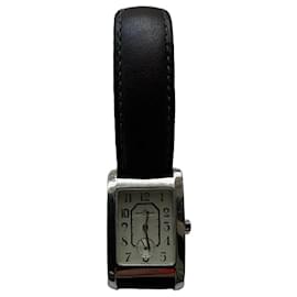 Baume & Mercier Damenarmbanduhr aus Edelstahl