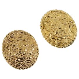 Orecchini CHANEL Knight Metal Gold Tone CC Auth 198847
