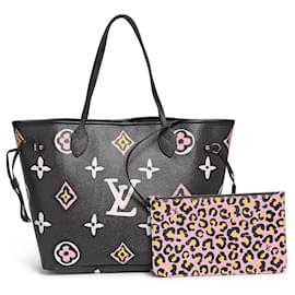 Louis Vuitton, collezione Autunno/Inverno 2021. Borsa Neverfull Monogram Géant Wild At Heart in tela rivestita nera.