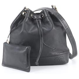 Borsa a tracolla Chanel Triple Coco in pelle caviar