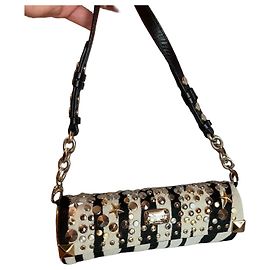 Borsa cilindrica borchiata in pelle di vitello con stampa zebra Jimmy Choo