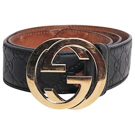 Gucci Cinturón negro con hebilla G entrelazada