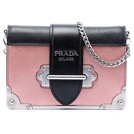 Borsa a tracolla Prada Cahier in vitello metallizzato con rifiniture in Saffiano rosa