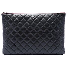 Clutch Chanel Black Large Quilted Caviar O Case
