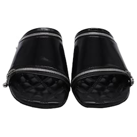 Sandali bassi Burberry con zip decorativa in pelle nera