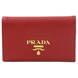 Prada Tarjetero Saffiano rojo con herrajes dorados