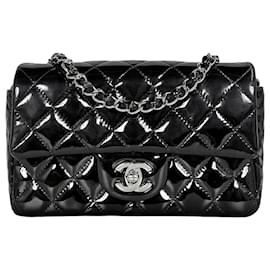 Chanel Klassische Crossbody-Tasche aus Lackleder New Mini Black